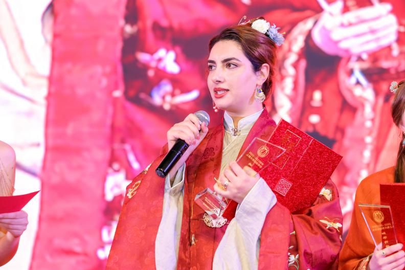 36E269F116621E913EB6F2EC8E3_DAC0D51A_FB35