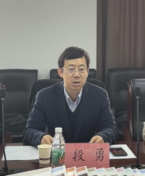 06370E163CAB04B6438F2C323C3_003D98F7_637F