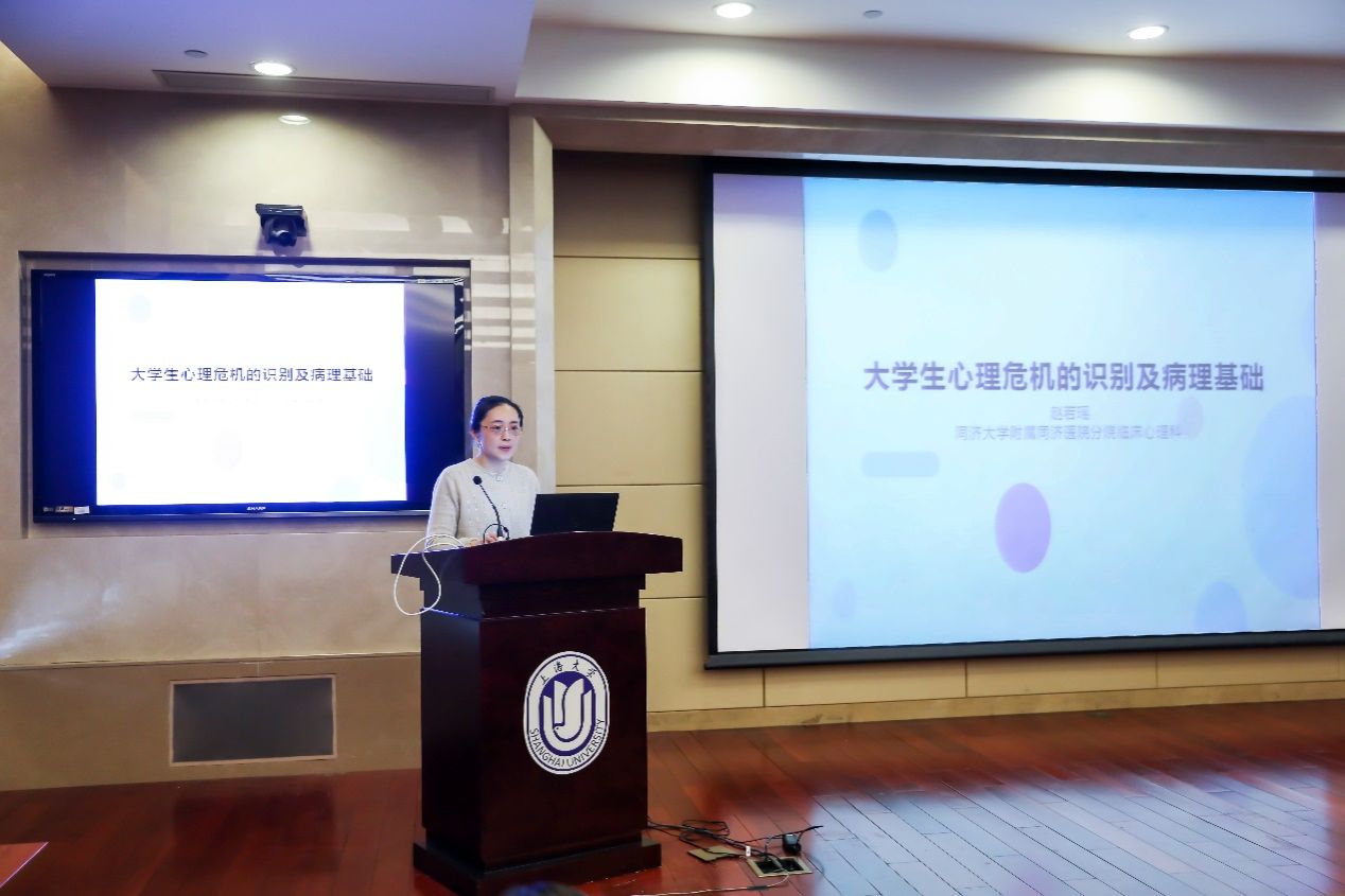 EBEAA1230954F0500029DFC17DC_6B97F17F_18868