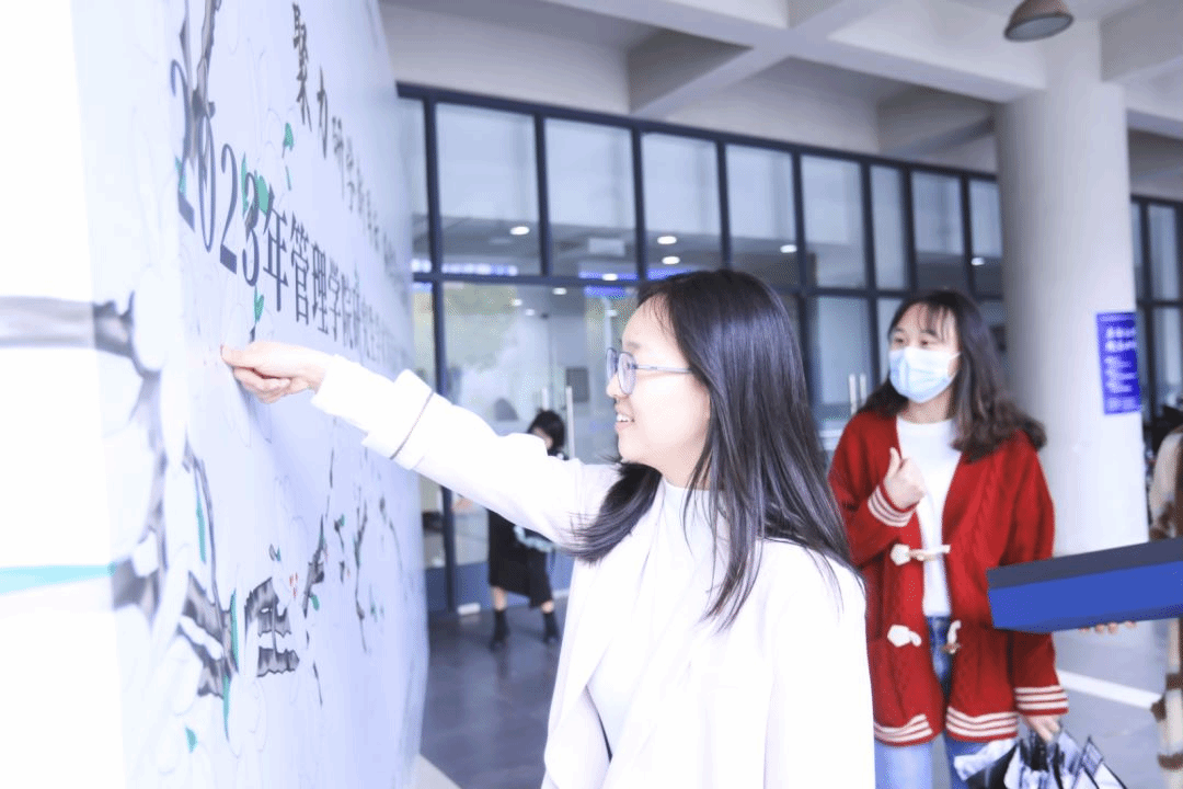 7A9EDF28D51DFE1E2B5F594FE40_3562CE13_44F02