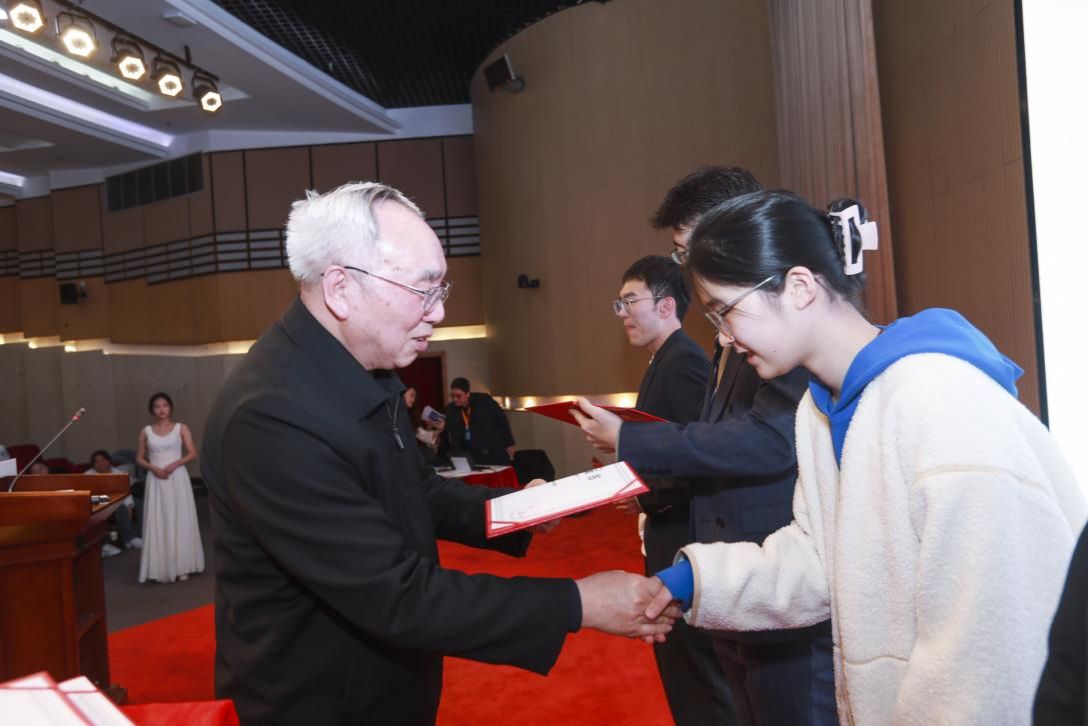 D8506CF96868FFAC959535CA496_EA642496_13474