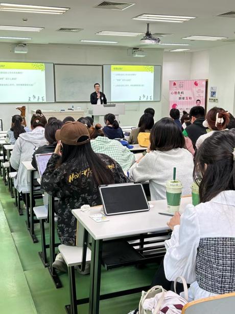 08F06CD6AB74BC822F4D3CBEAA2_719D9982_D5A3