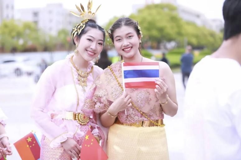 5A4278A6EB6A24BAB7B00E3556D_5EB7F9F8_AFD5