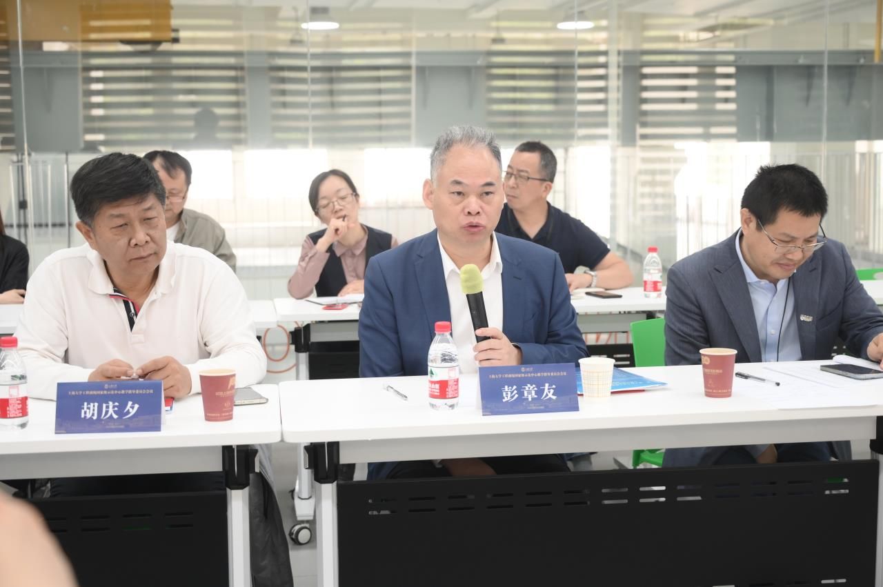 4E1E4DD2908F8234C84F7B76011_954D6BDC_1A937