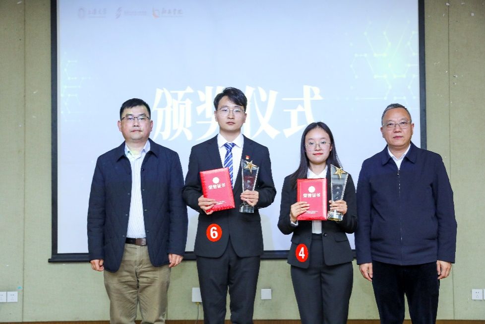 E8F41C8A2B4CD9C6F9451901D5D_B6DCEE90_123D6