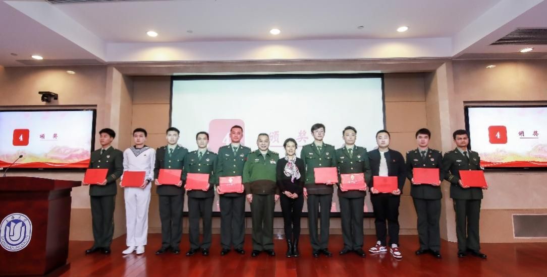 FDE8C6904F992F5AEC7FD7E980A_7FA6873D_11D3B