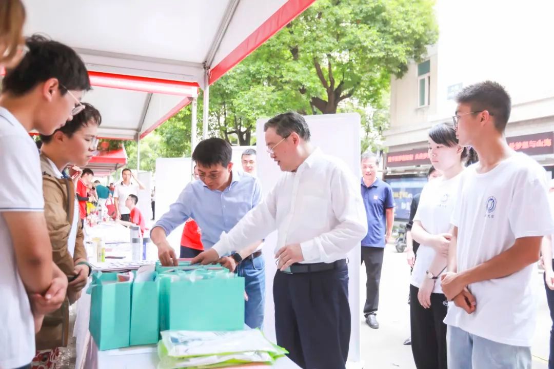 0FBB4B3CE5A5B95B3DF2A633E0B_C78FDD46_1A203