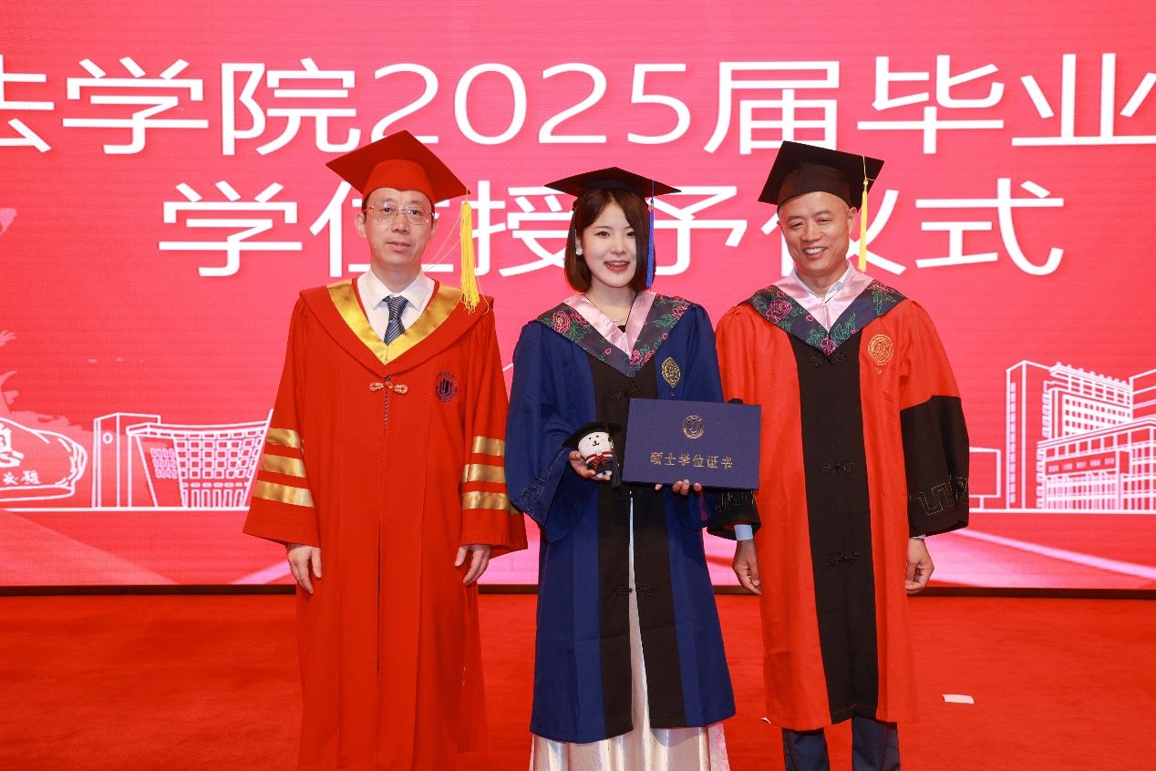 F2EB10E2847F3AF23C9570F53EB_7DEFDA77_28C2F