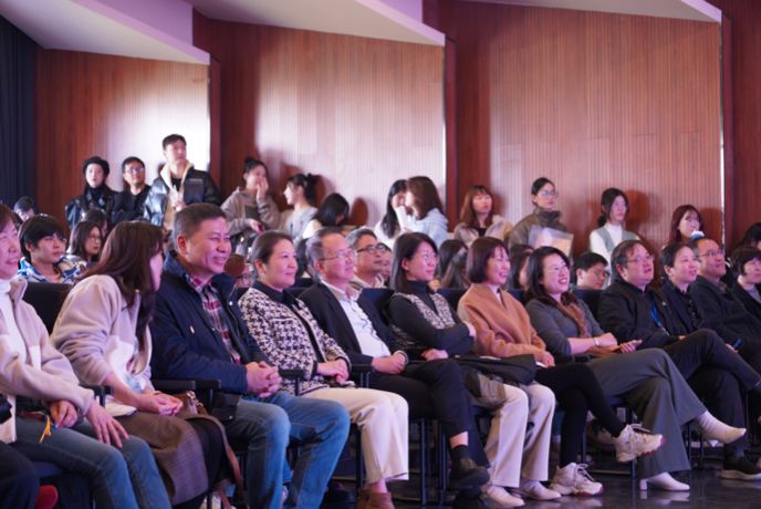 41D6F091113FBC4BF1A322D7DC8_4C744599_EABC