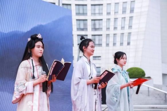 3B18D0C80A0D02726FB531B3093_D7A754AB_8002