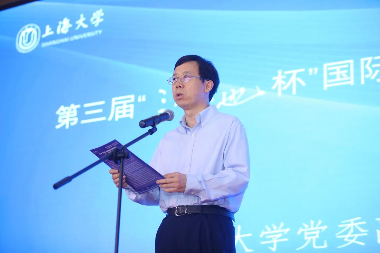 0A8CFB800394BE0A214C180D4CA_82383382_1020C