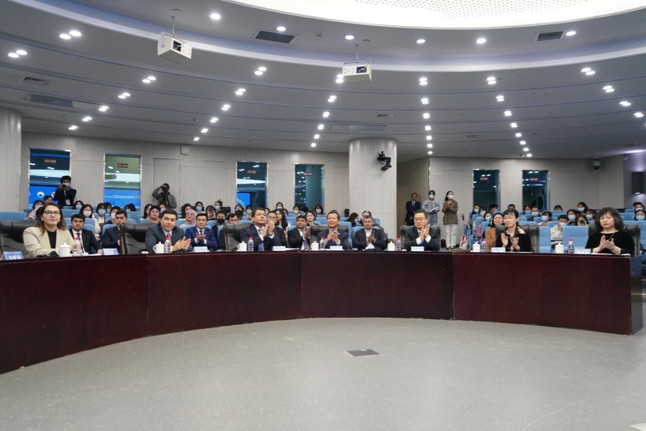 8483BD27A1DF238279E93B76F05_4F7F5247_1D971