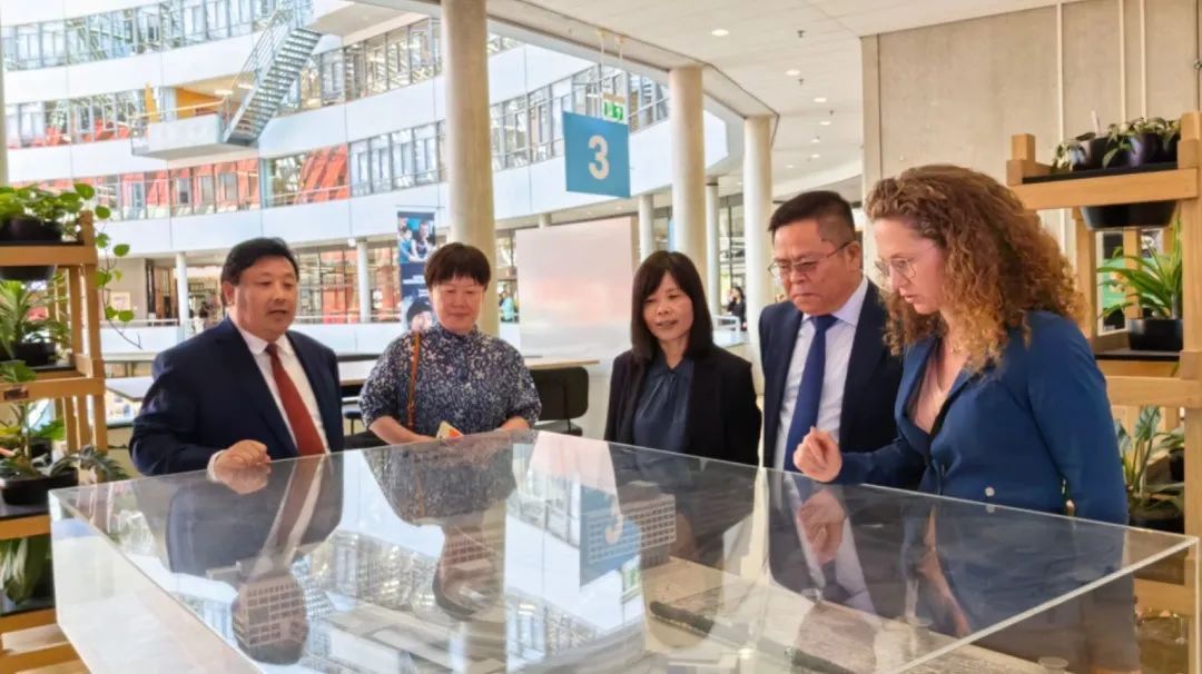 B17F1A1928D3724BEADEE00A0F4_9193CC01_19B39