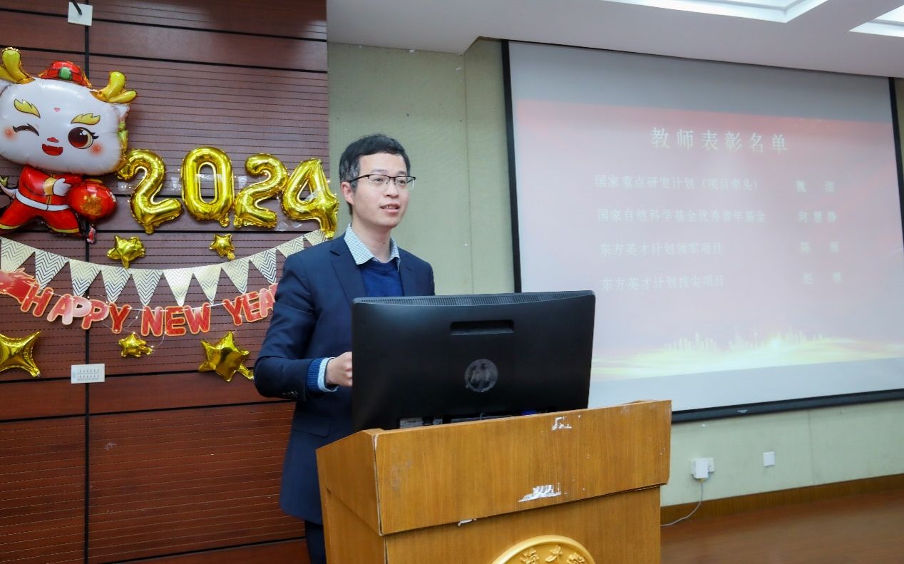 578C53ECB28D604C0DC8D3E31D3_FB260F6E_1F44F