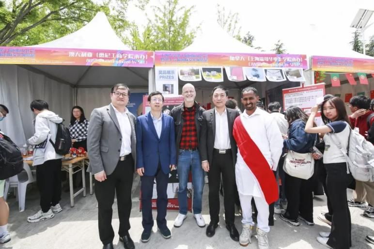 91F3CD0FB9985B6141AC64727AF_97EE496C_1214C