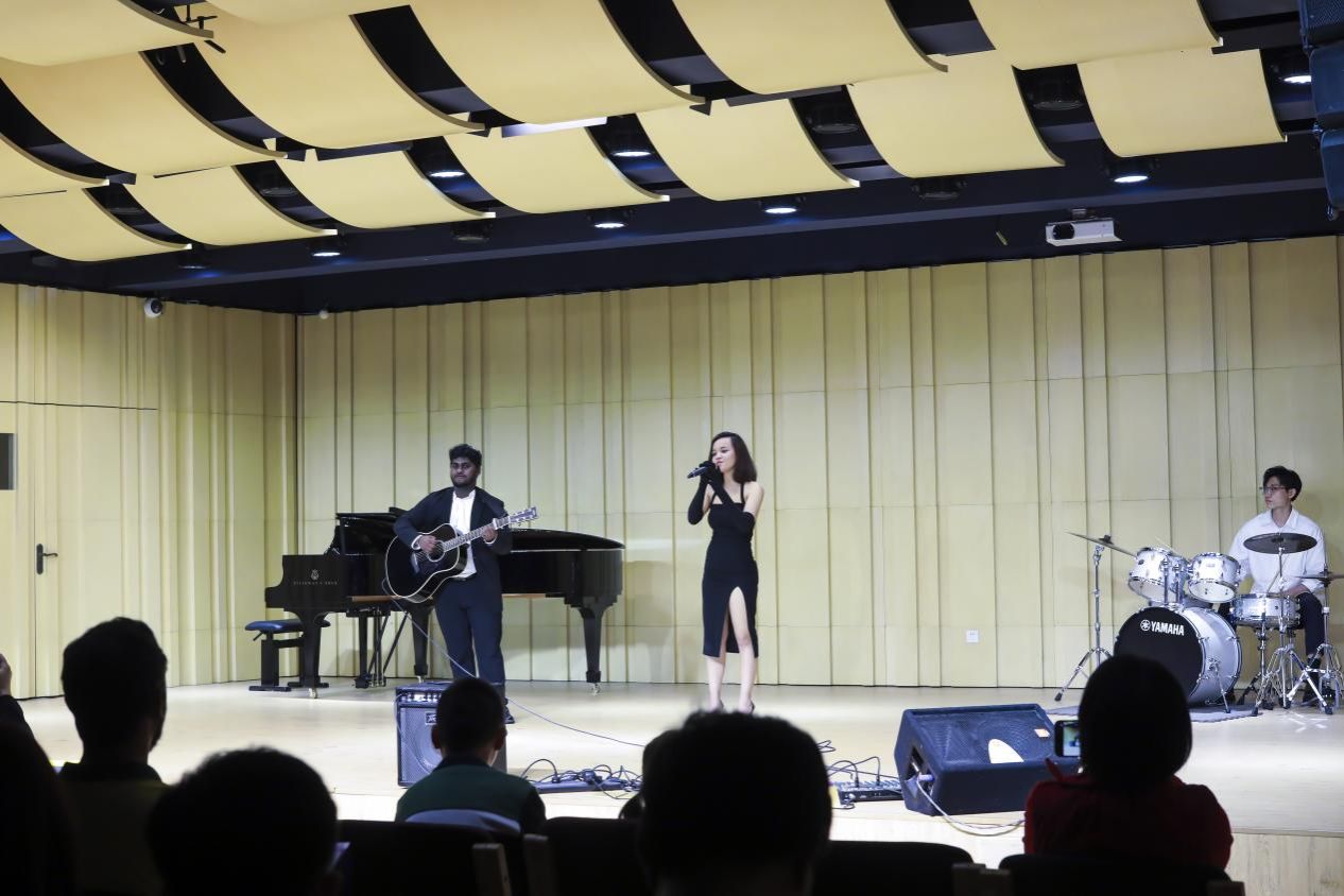 4156E5D459C4AB44990DB43913E_06422B3B_1D615