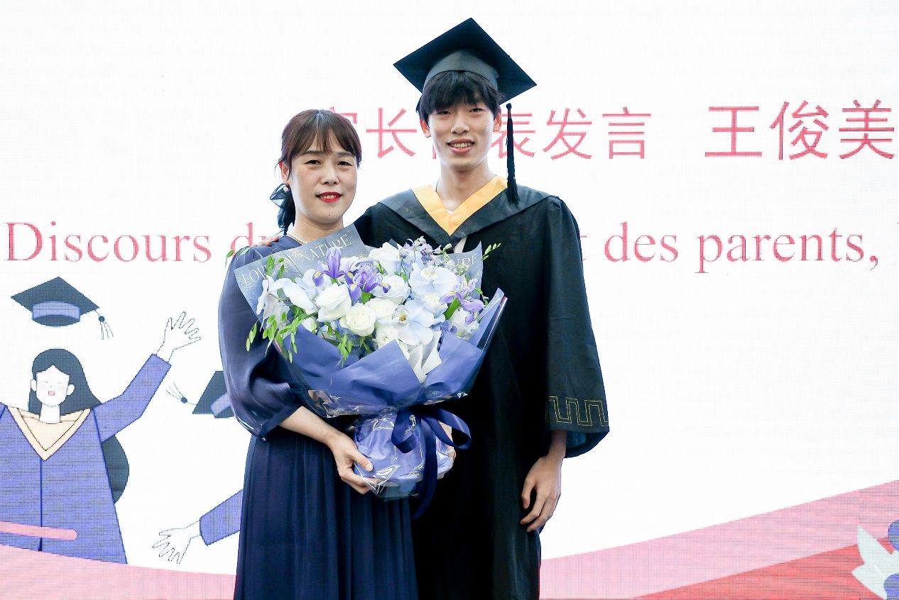 964D6074552332BA33BBE55ED85_D81031FE_2541E